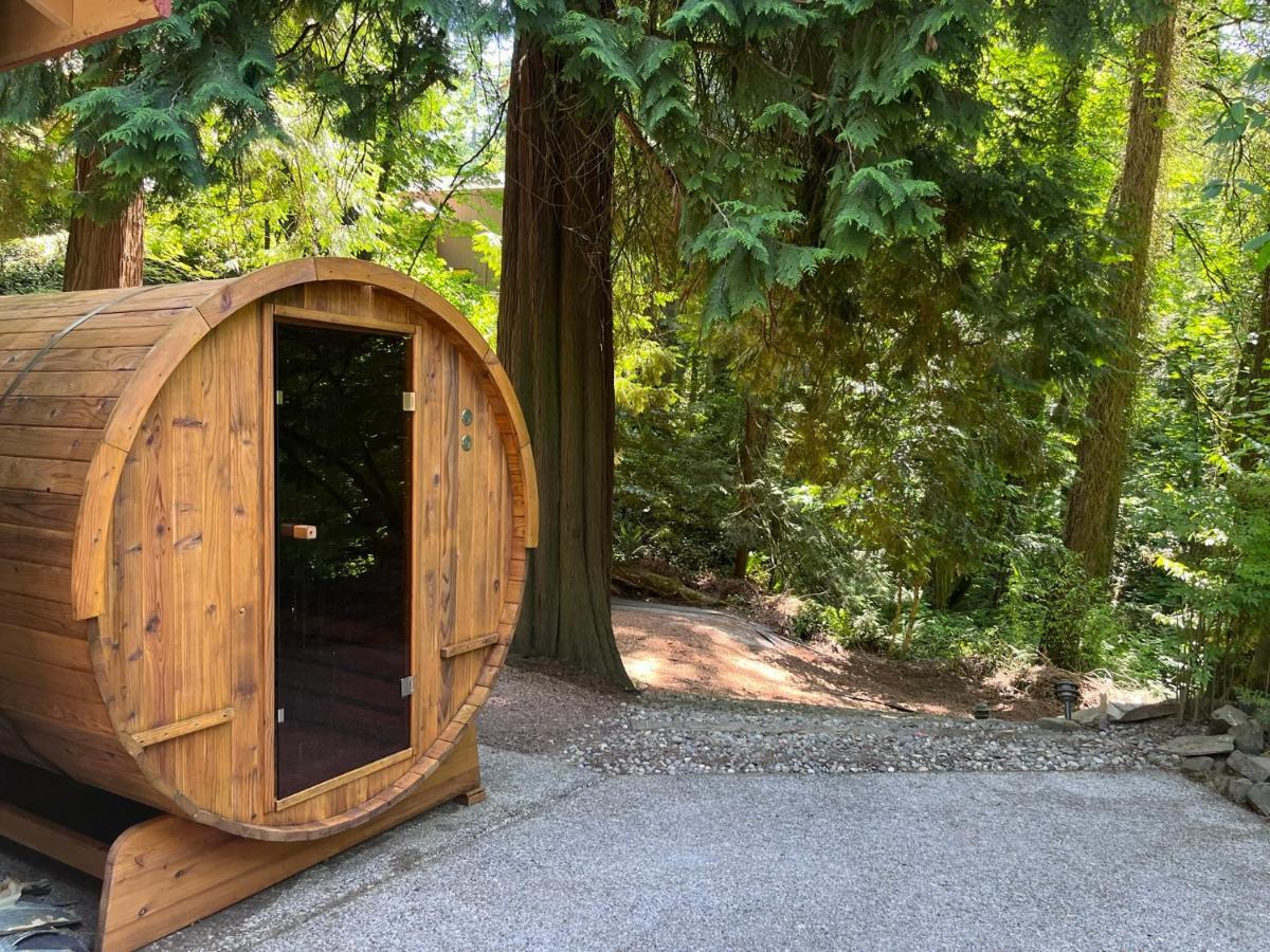 Serene Oasis Getaway With Sauna And A Swim Spa. Портланд Екстериор снимка